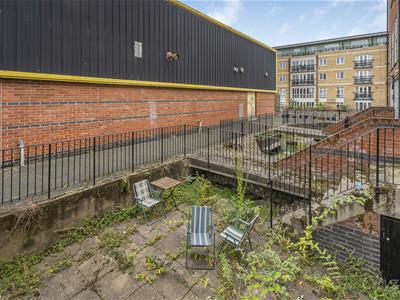 GARDEN/COURTYARD